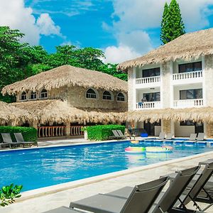 Playa Esmeralda Beach Resort